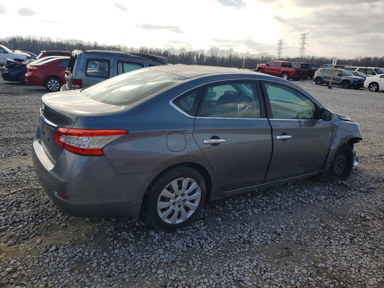 2015 Nissan Sentra S - Фото 3