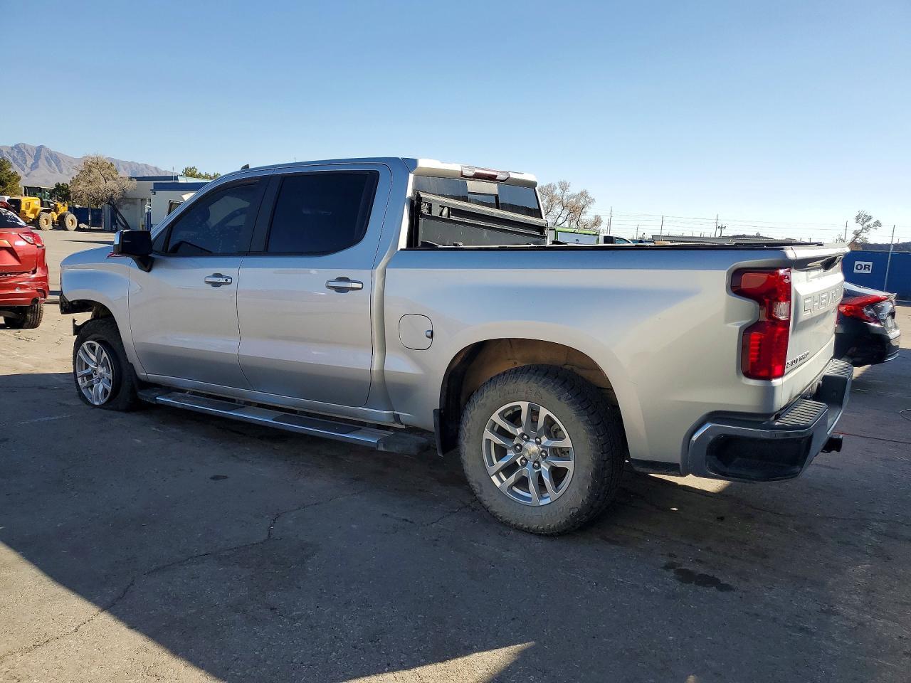 2020 Chevrolet Silverado K1500 Lt - Фото 2