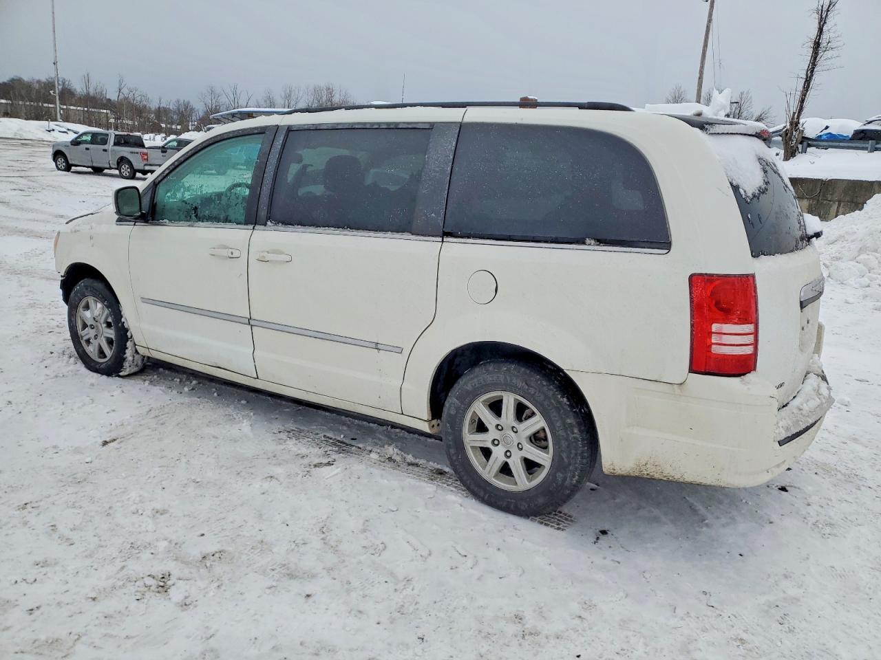 2010 Chrysler Town & Country Touring Plus - Image 2