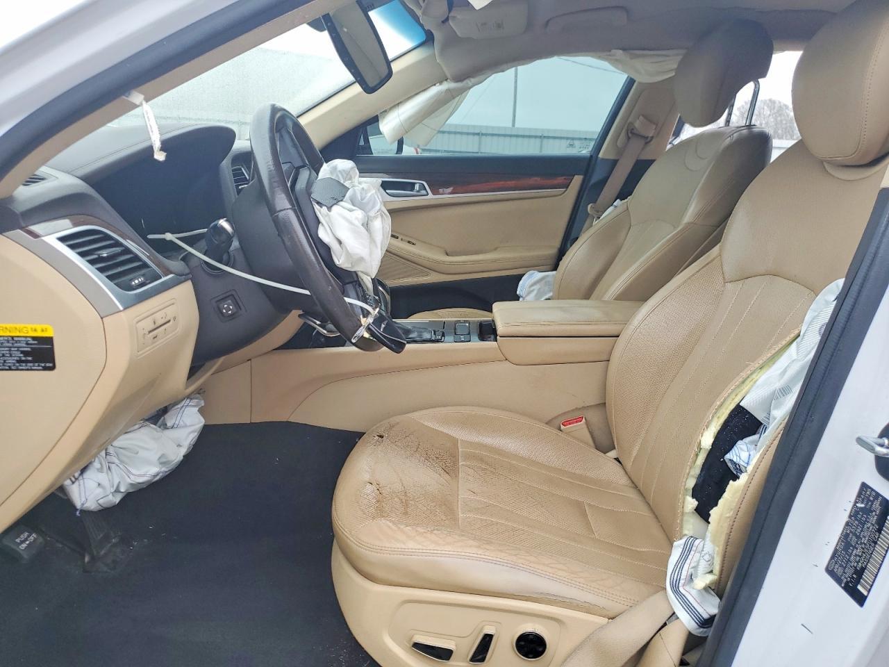 2015 Hyundai Genesis 3.8L - Image 7