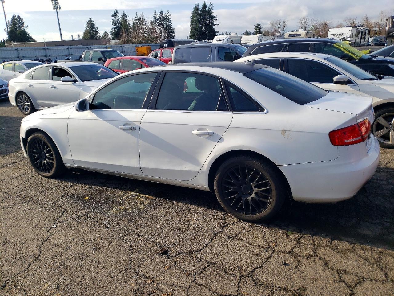2011 Audi A4 Premium Plus - Фото 2