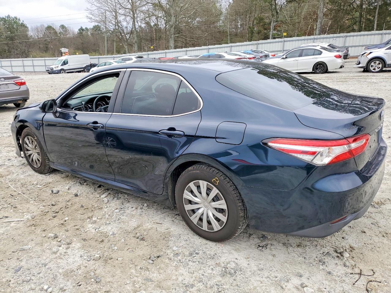 2018 Toyota Camry L - Image 2
