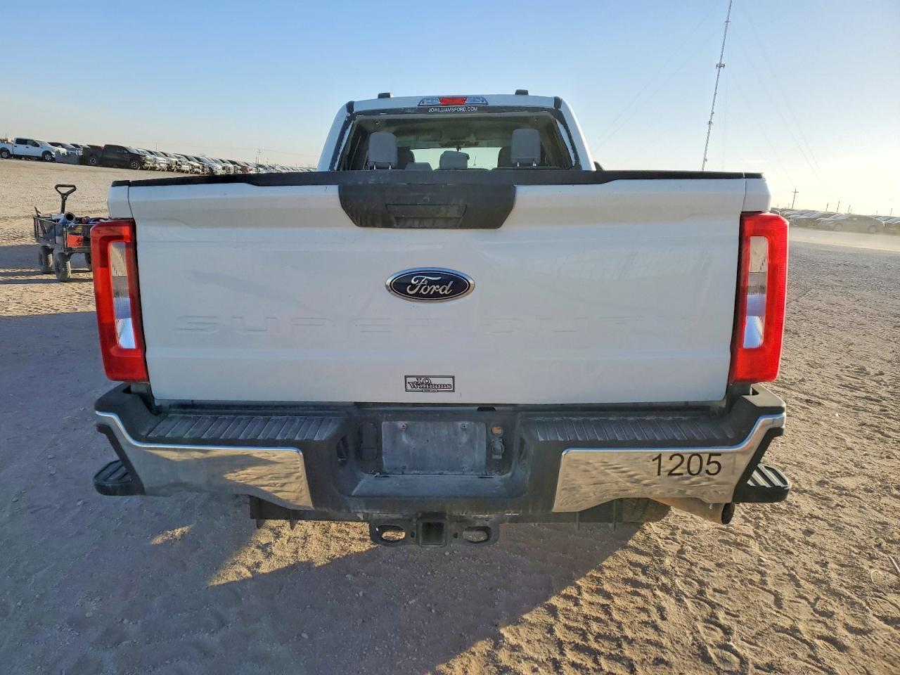 2024 Ford F250 Super Duty - Фото 6