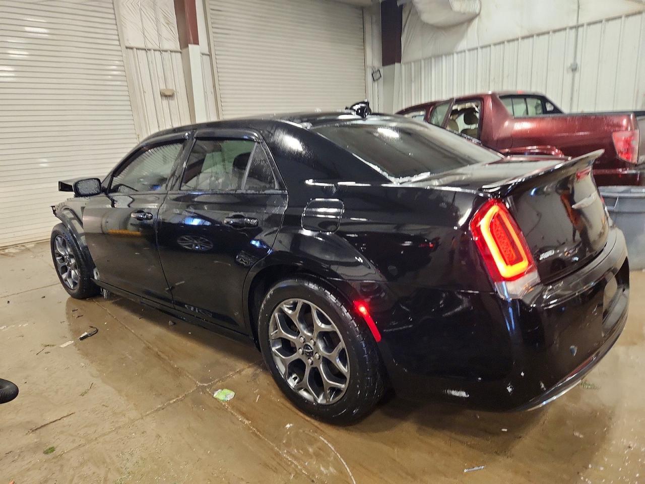 2017 Chrysler 300 S - Фото 2