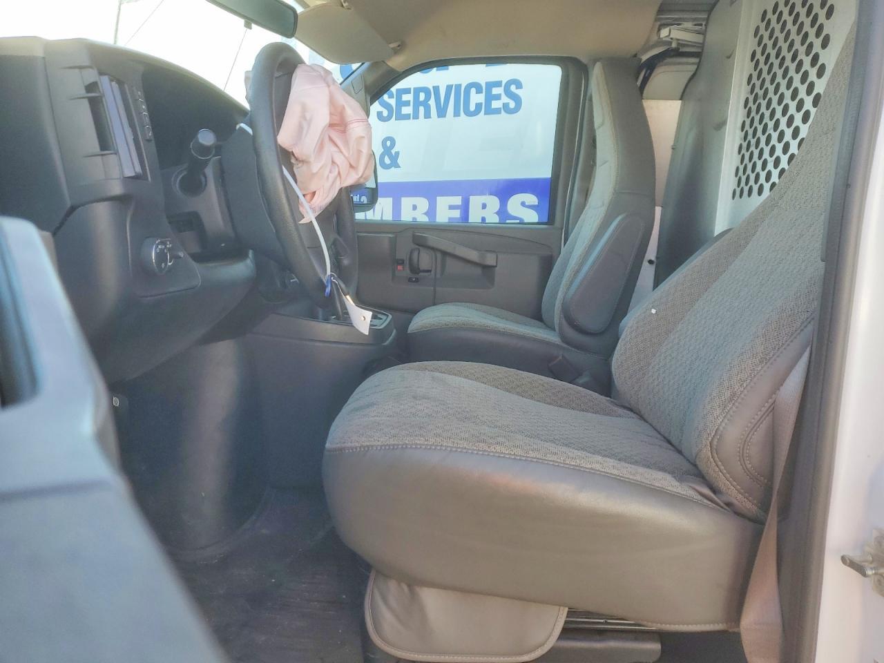 2023 Chevrolet Express 2500 Utility / Service Van - Фото 7