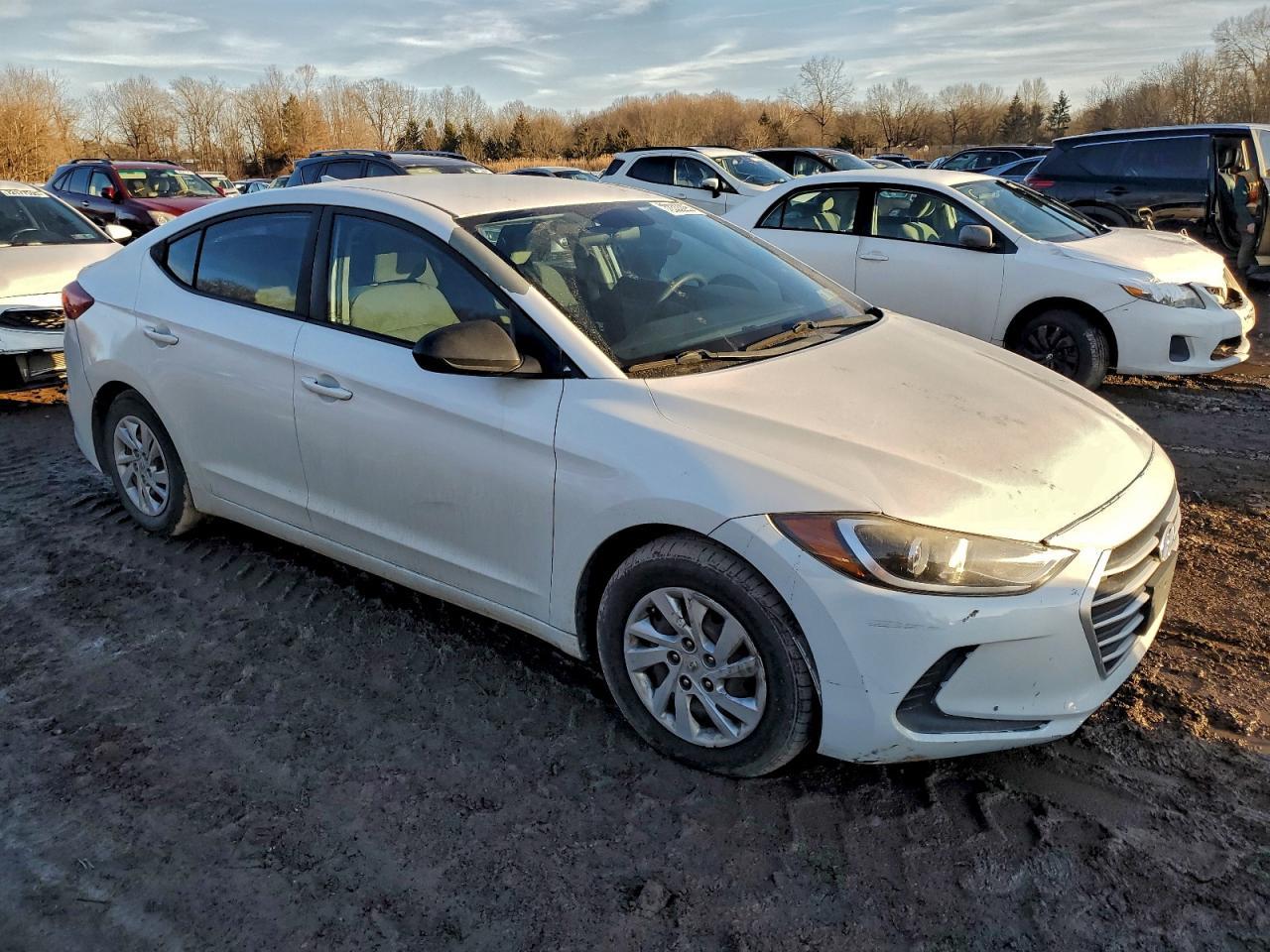 2017 Hyundai Elantra Se - Image 4