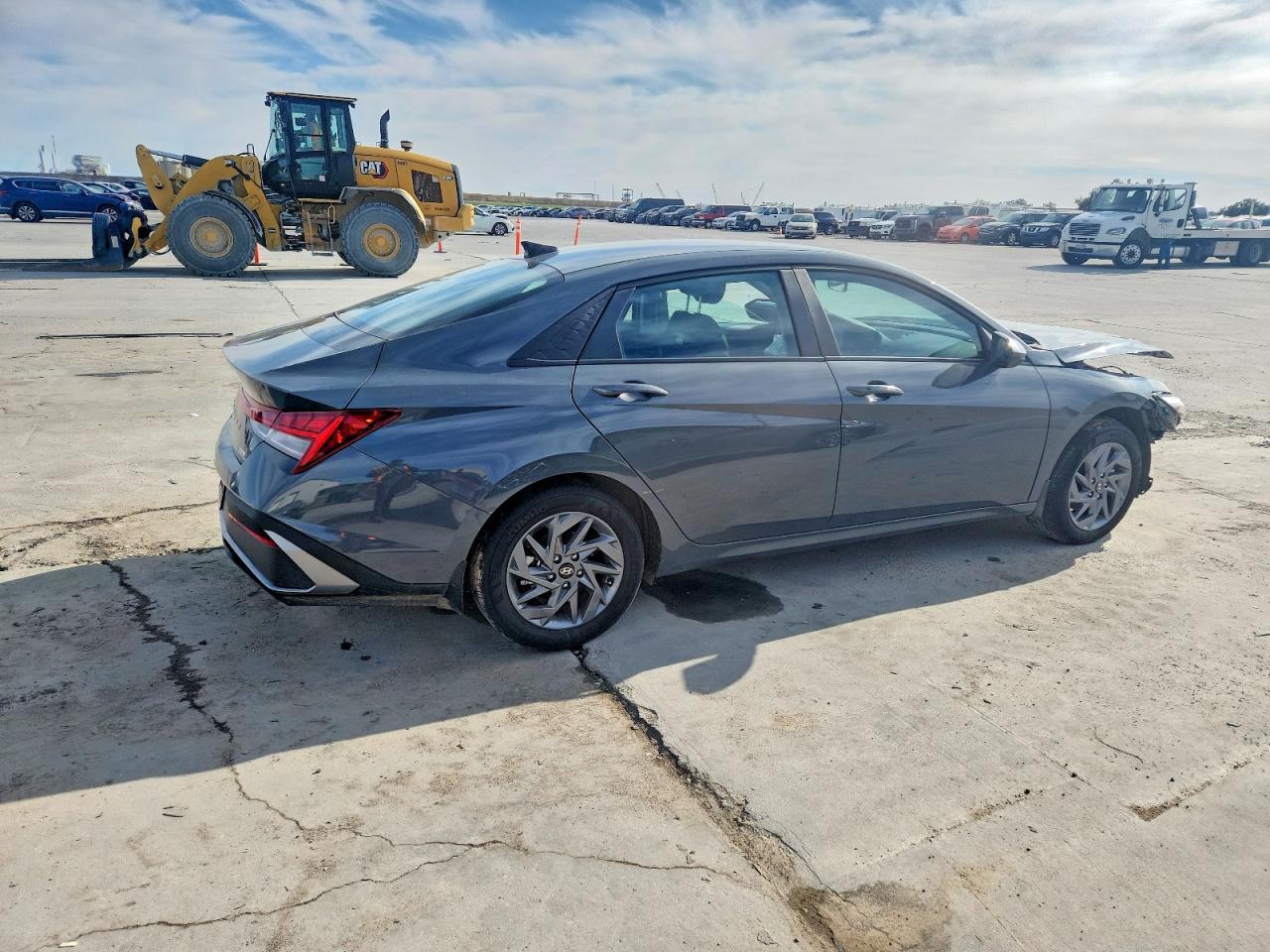 2025 Hyundai Elantra Blue - Фото 3