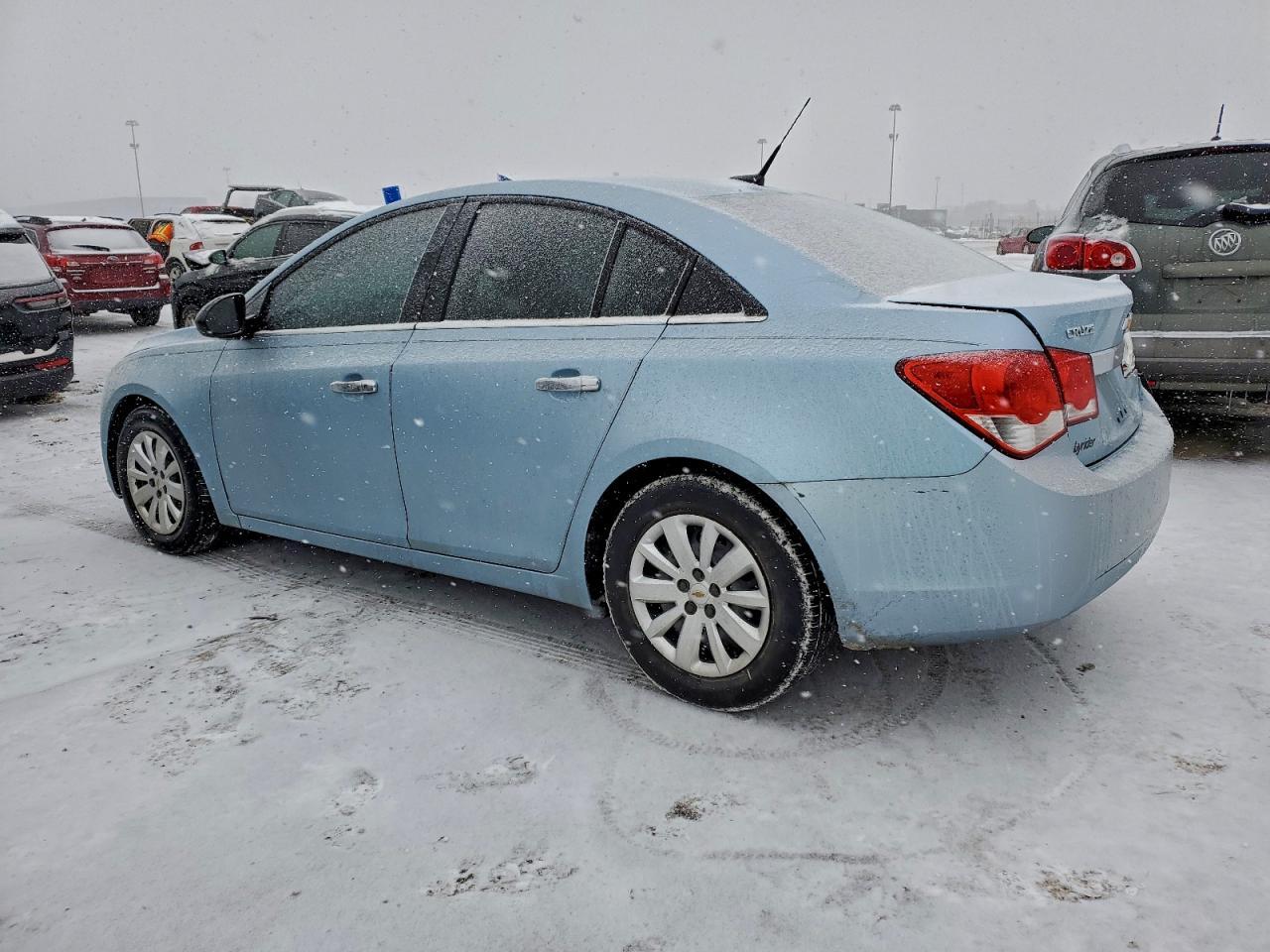 2011 Chevrolet Cruze Ls - Image 2