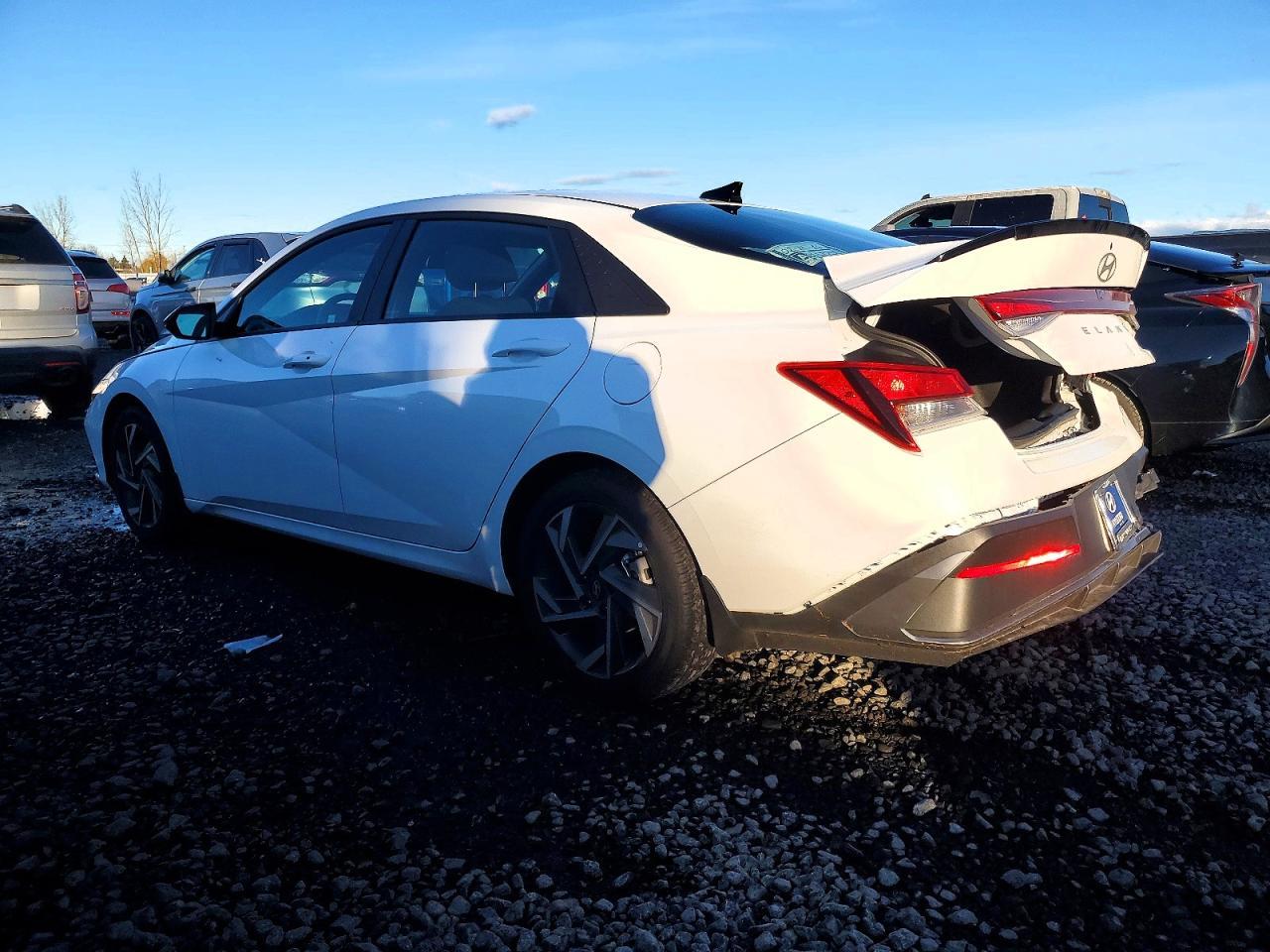 2025 Hyundai Elantra Sel Sport - Фото 2