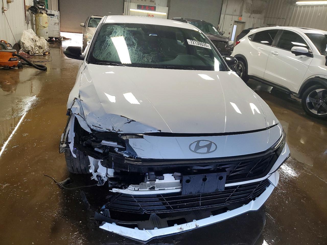 2025 Hyundai Elantra Blue - Фото 5