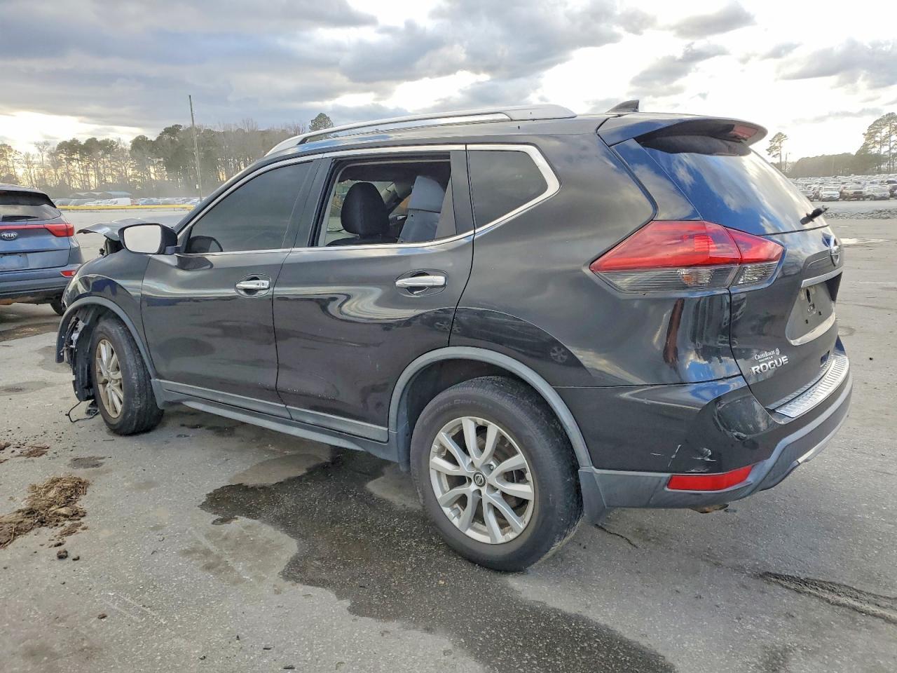 2018 Nissan Rogue S - Image 2