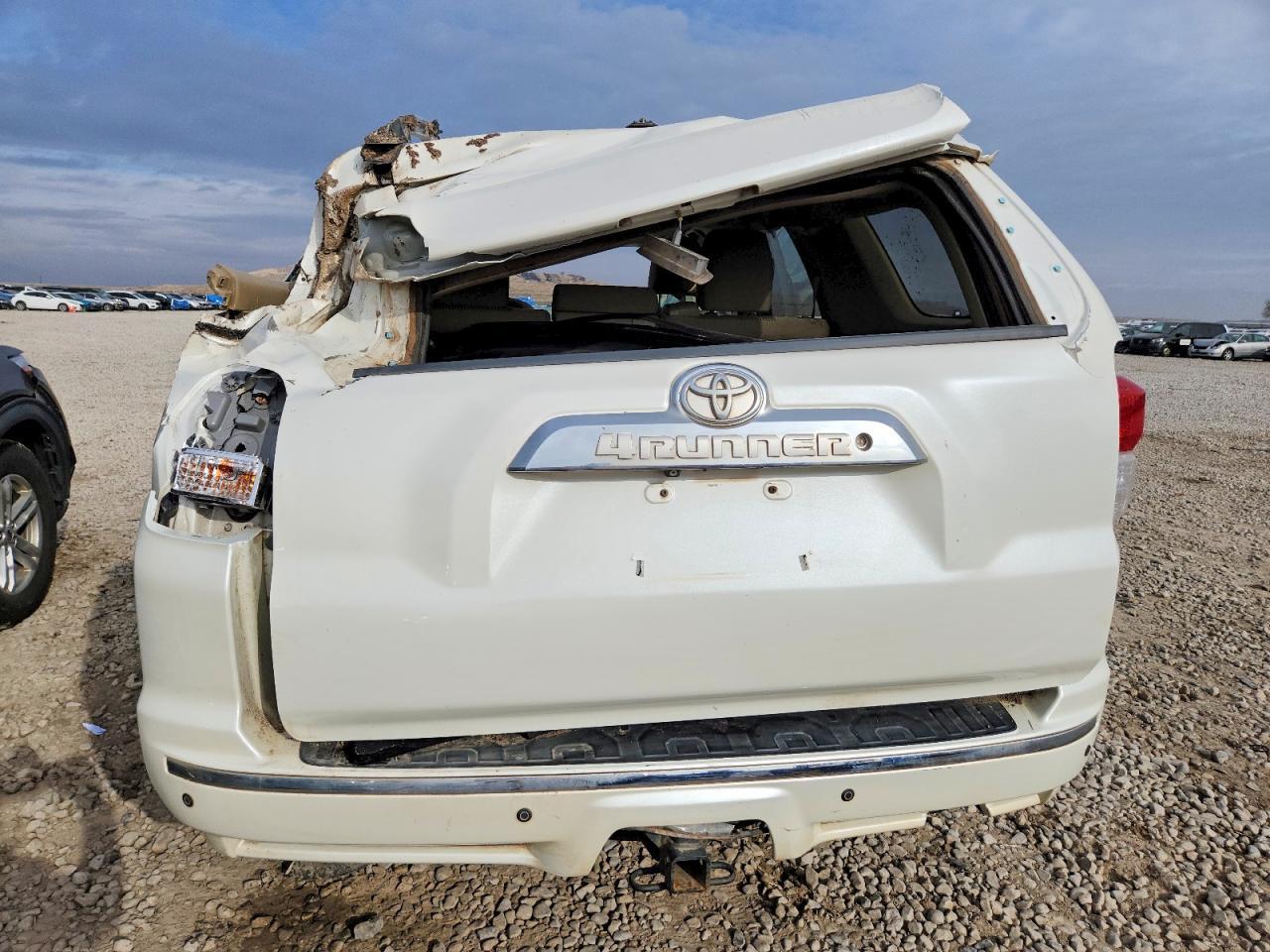2011 Toyota 4Runner Sr5 - Image 6