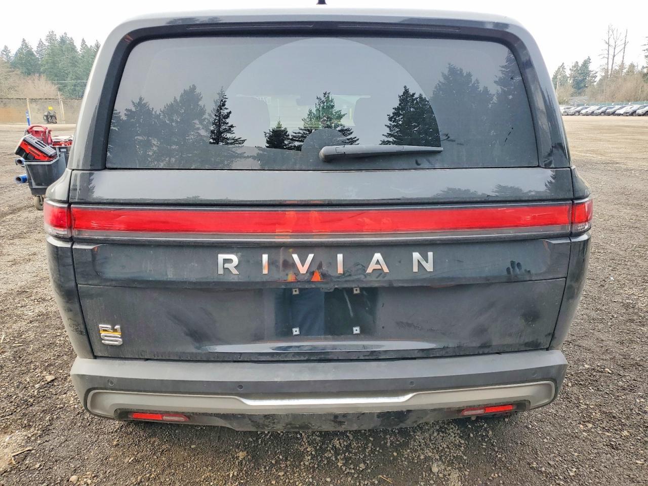 2023 Rivian R1S Adventure - Фото 6