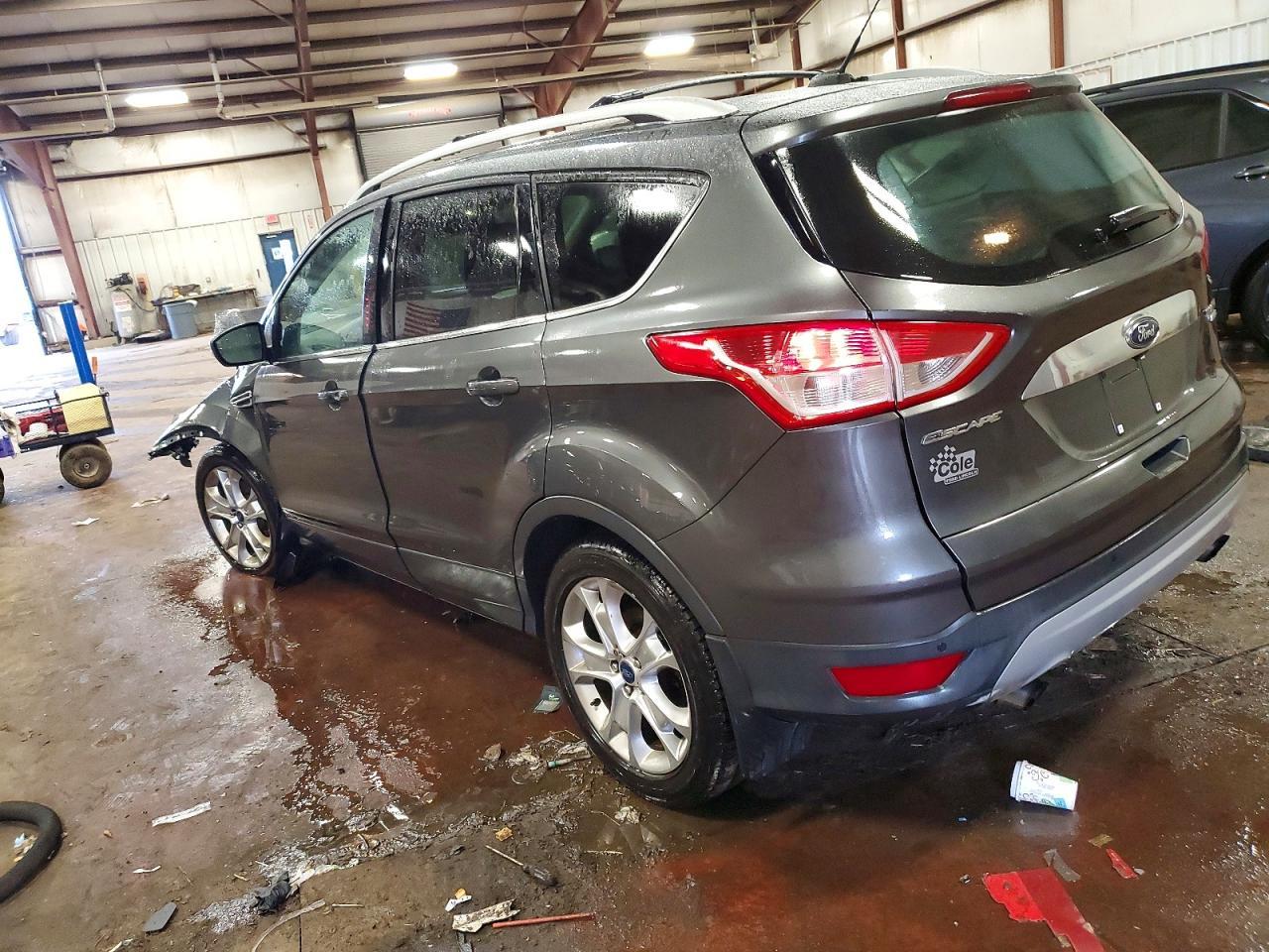2015 Ford Escape Titanium - Фото 2
