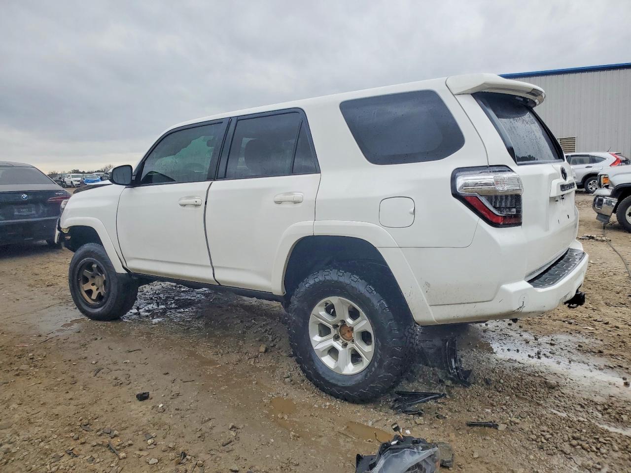 2015 Toyota 4Runner Sr5 - Image 2