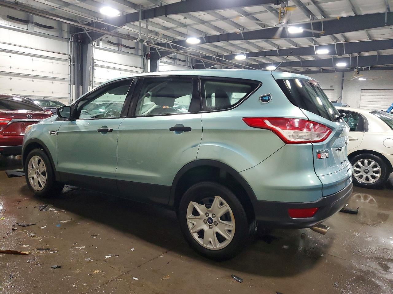 2013 Ford Escape S - Фото 2
