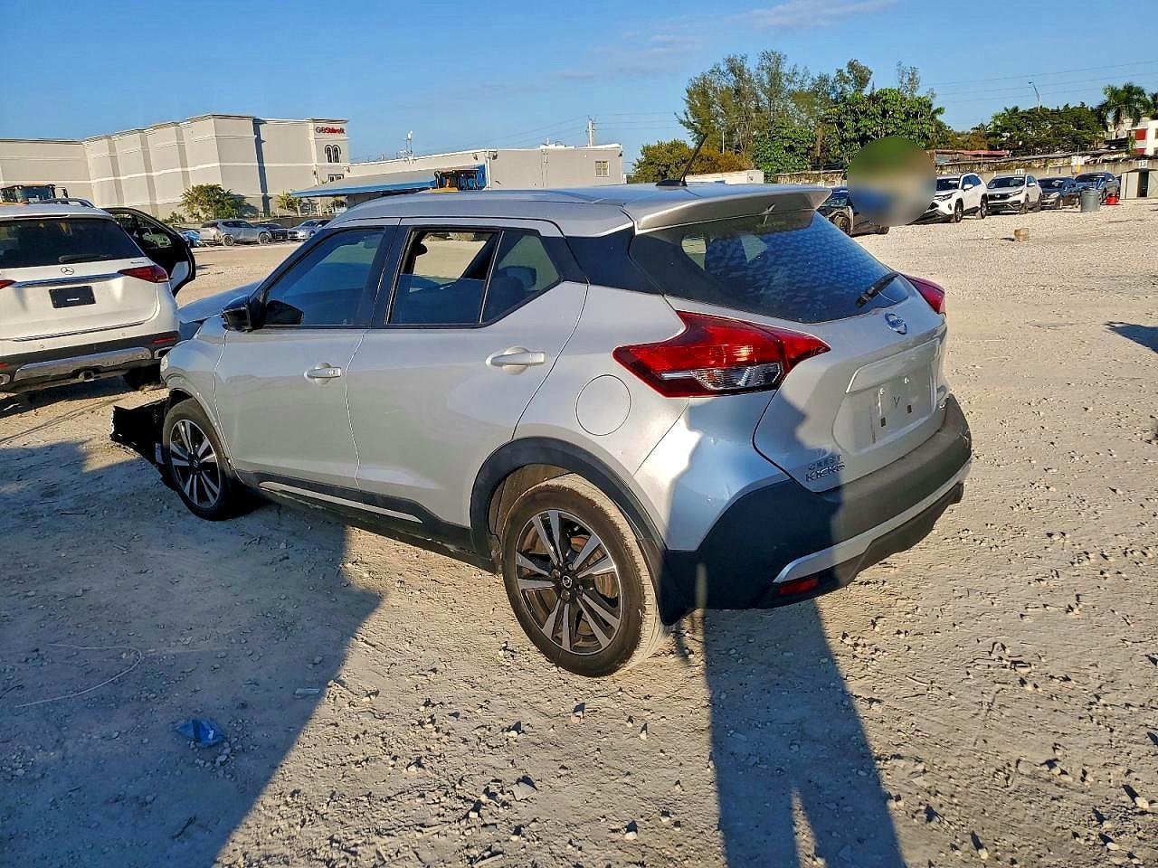2019 Nissan Kicks S - Image 2