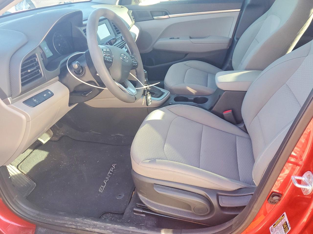 2020 Hyundai Elantra Se - Image 7