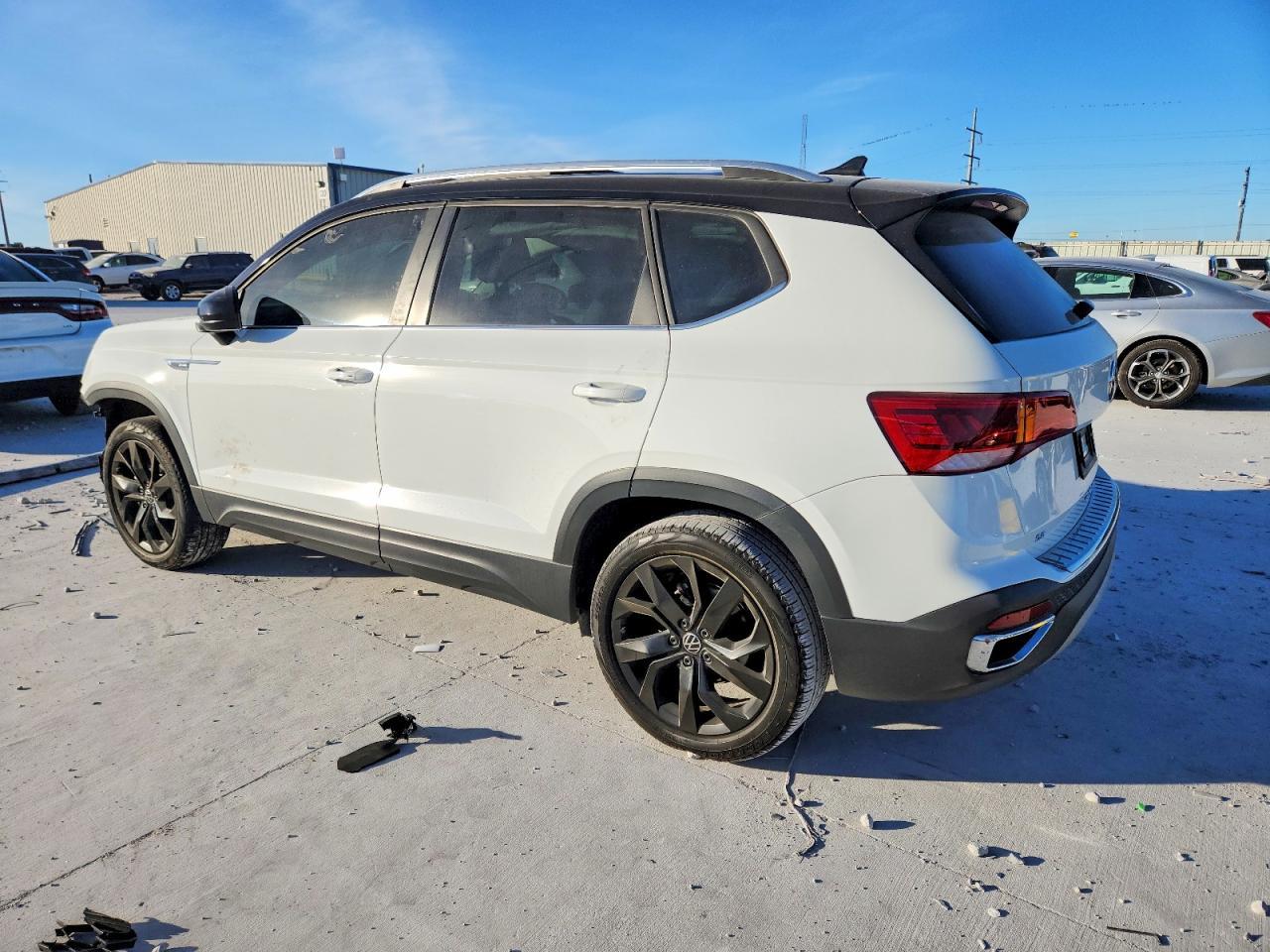 2024 Volkswagen Taos Se - Фото 2