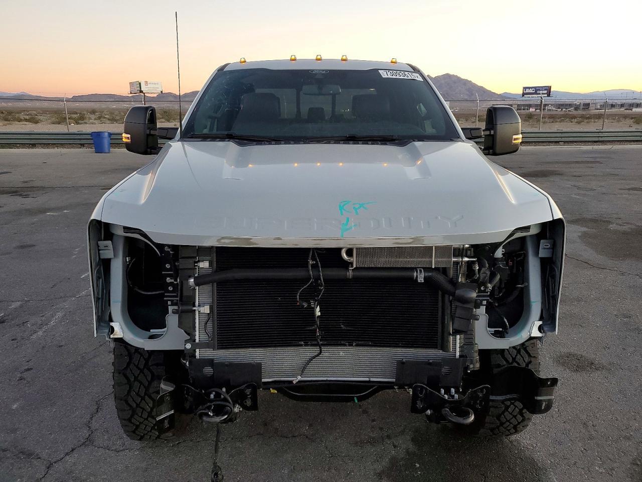 2026 Ford F350 Super Duty - Фото 5