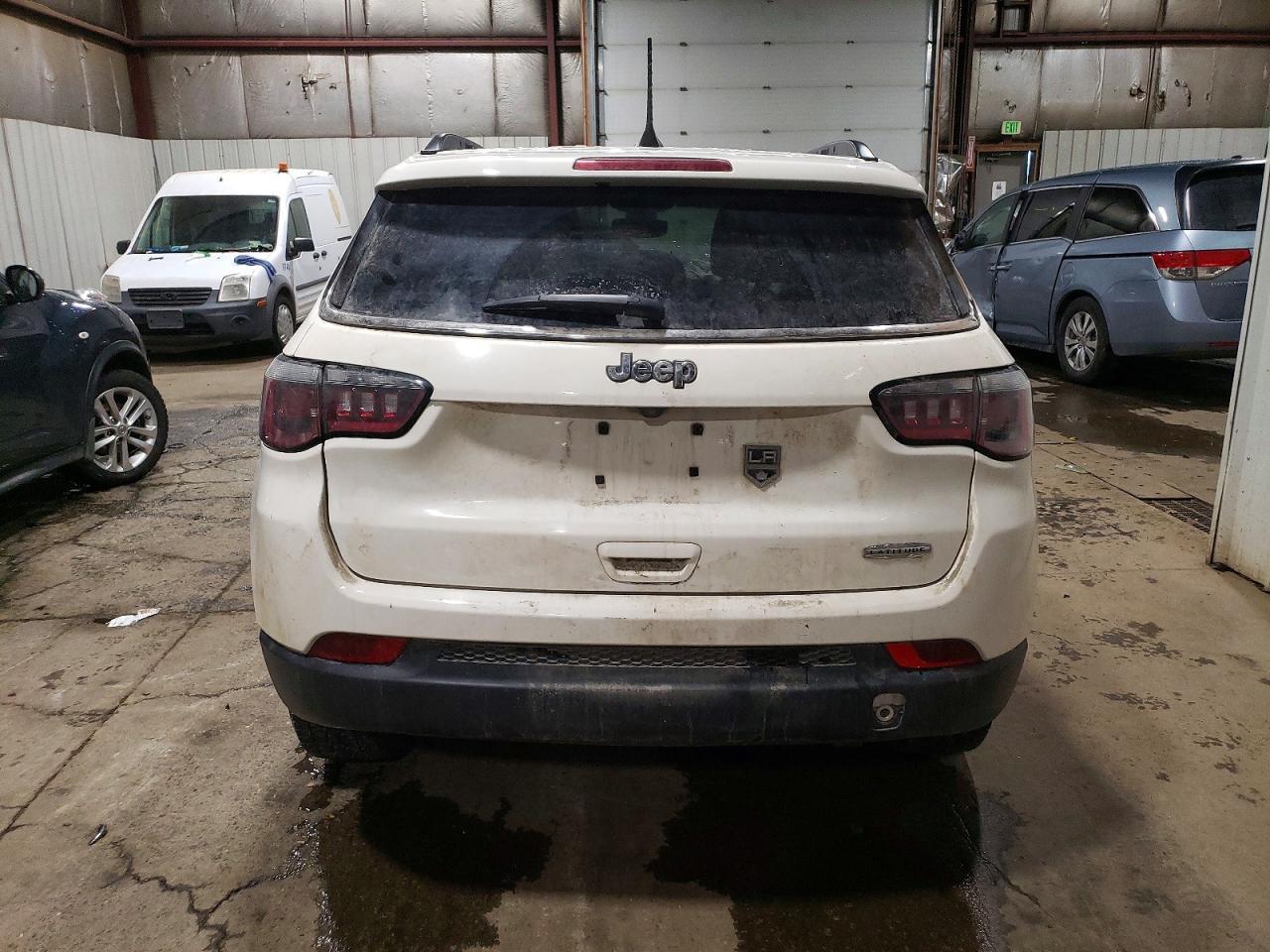 2018 Jeep Compass Latitude - Image 6