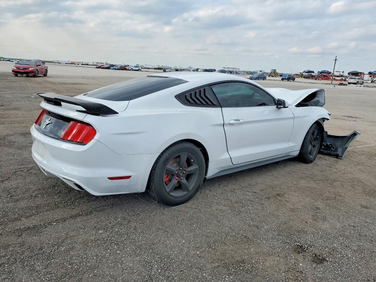 2017 Ford Mustang - Фото 3