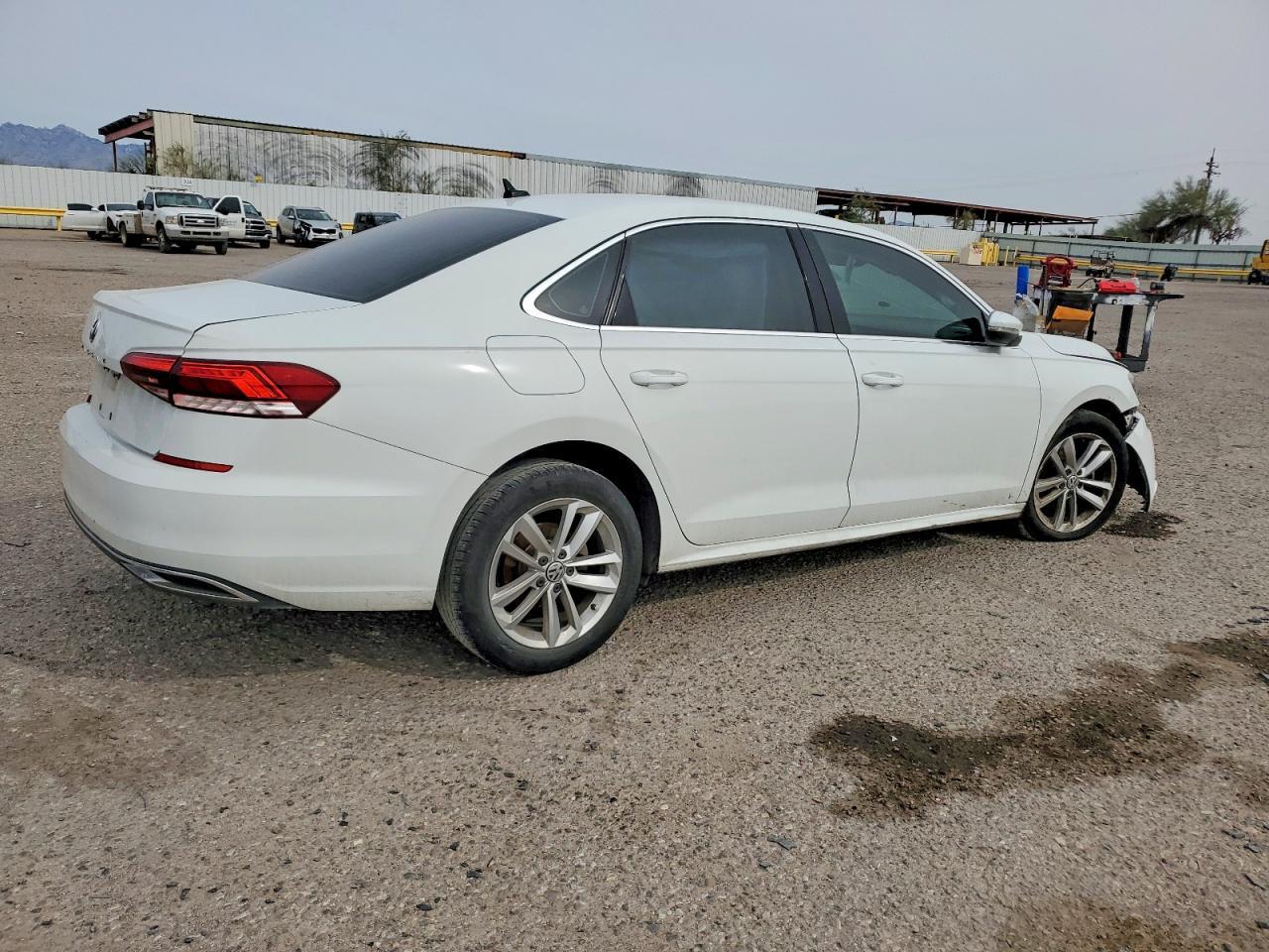 2020 Volkswagen Passat Se - Image 3