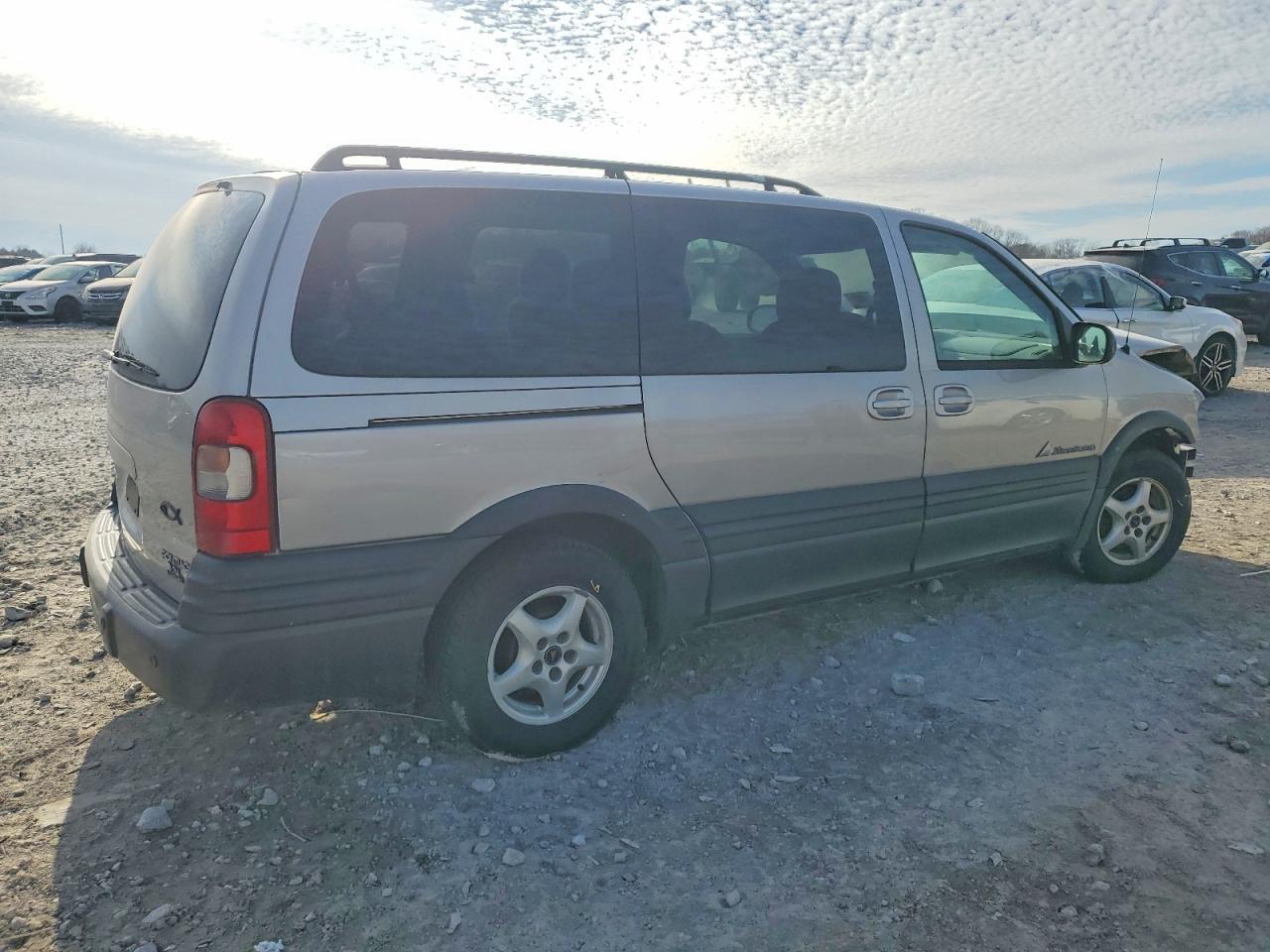 2004 Pontiac Montana - Image 3