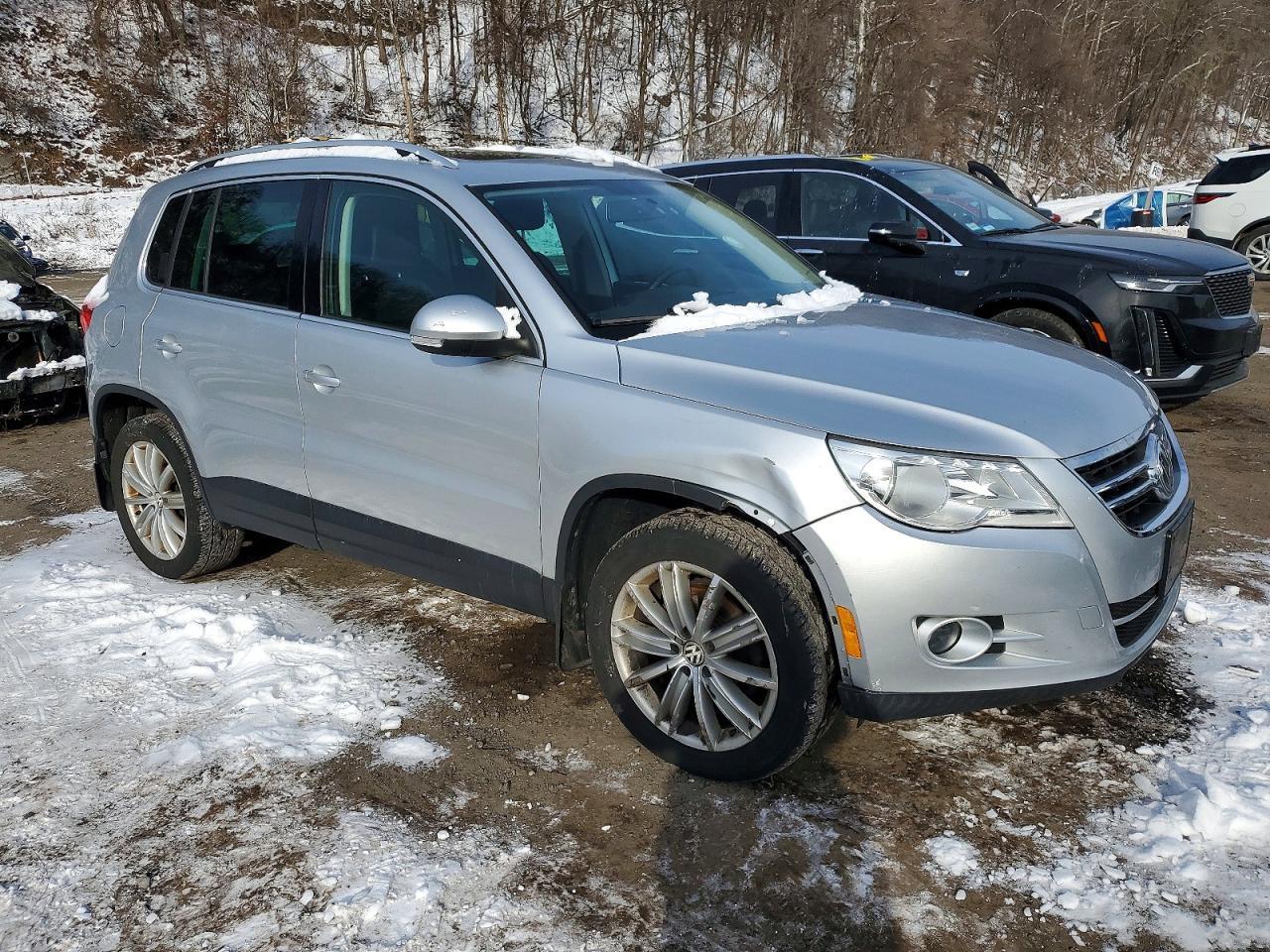 2011 Volkswagen Tiguan S - Фото 4