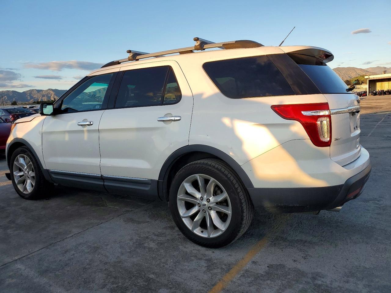 2012 Ford Explorer Xlt - Фото 2