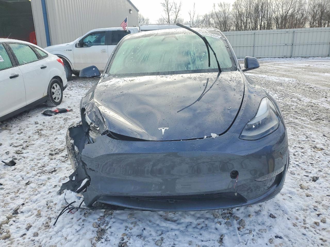 2023 Tesla Model Y - Фото 5
