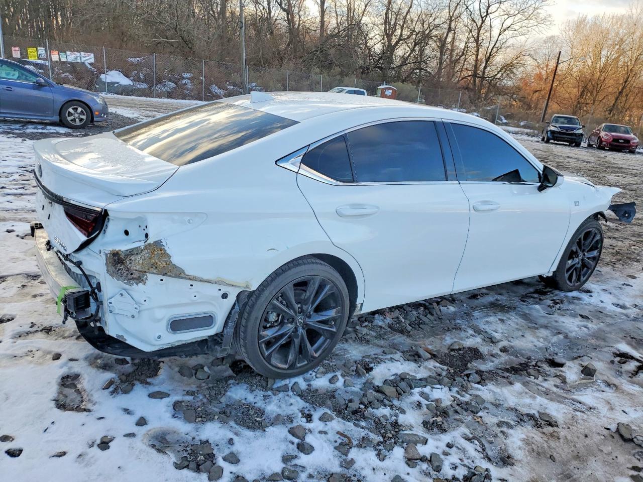 2024 Lexus Es 300H F Sport Handling - Фото 3