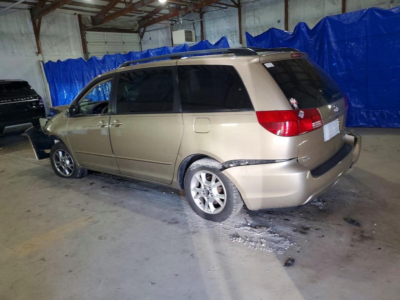 2004 Toyota Sienna Le - Image 2