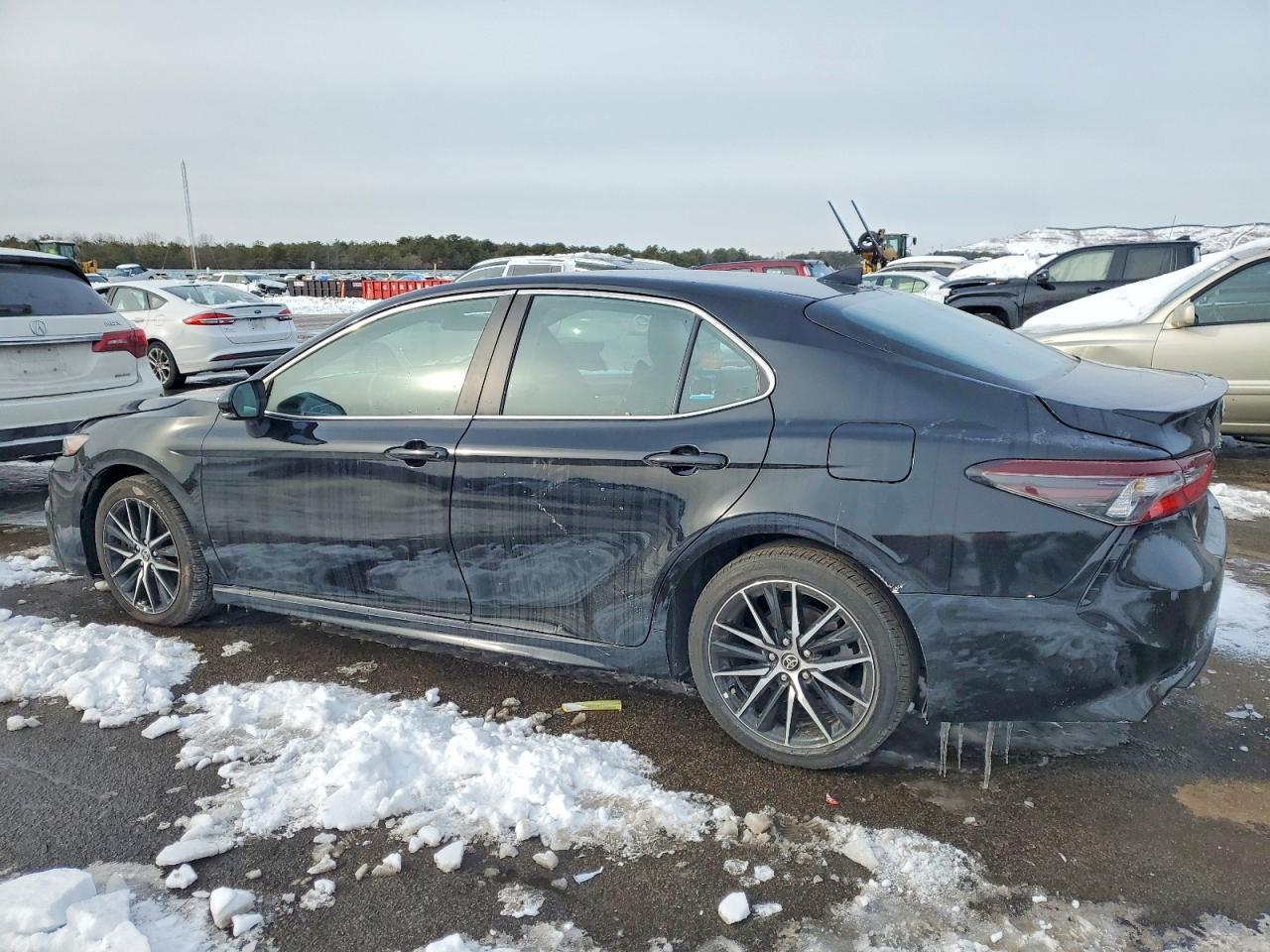 2022 Toyota Camry Se - Image 2