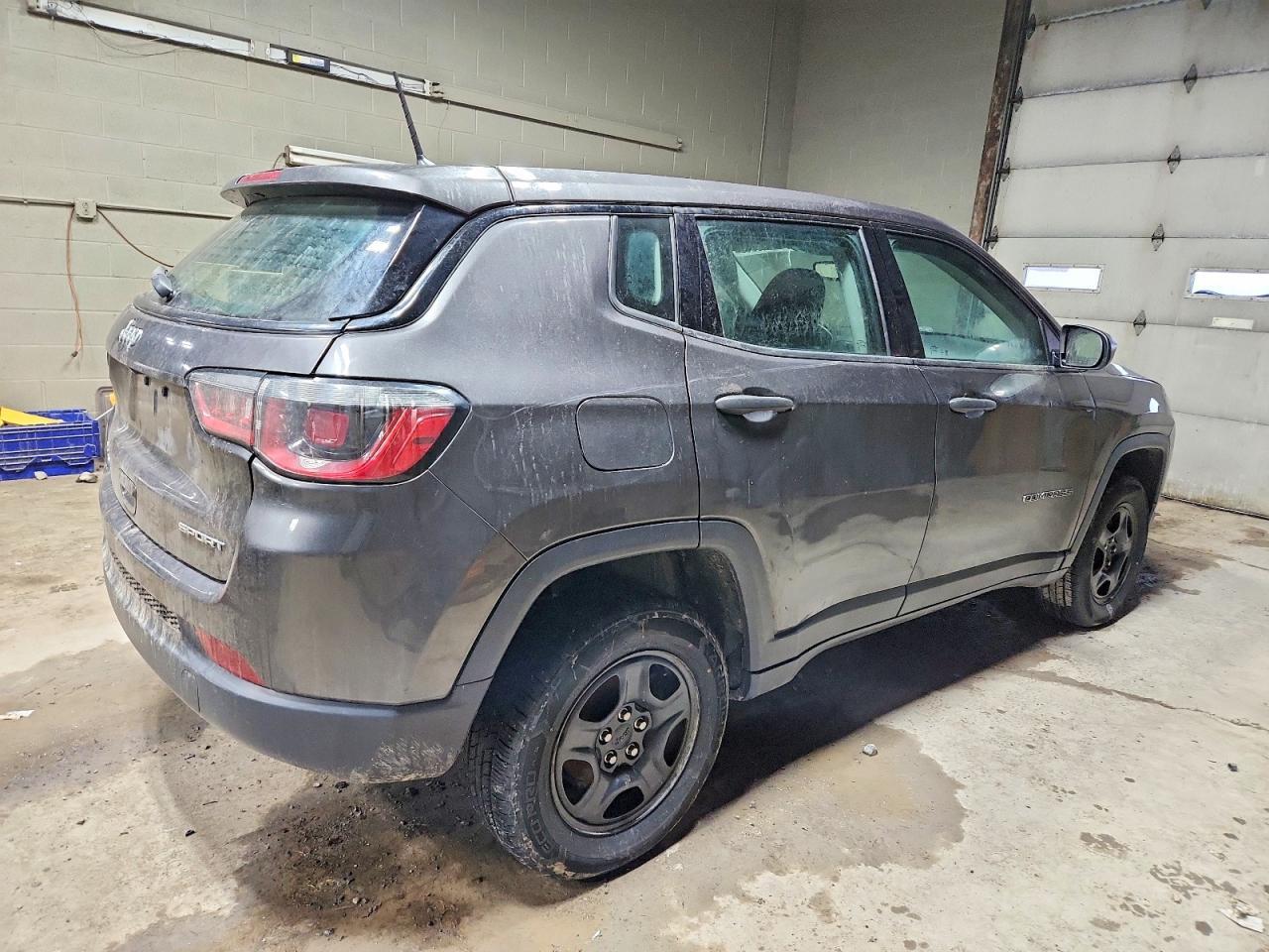 2018 Jeep Compass Sport - Фото 3