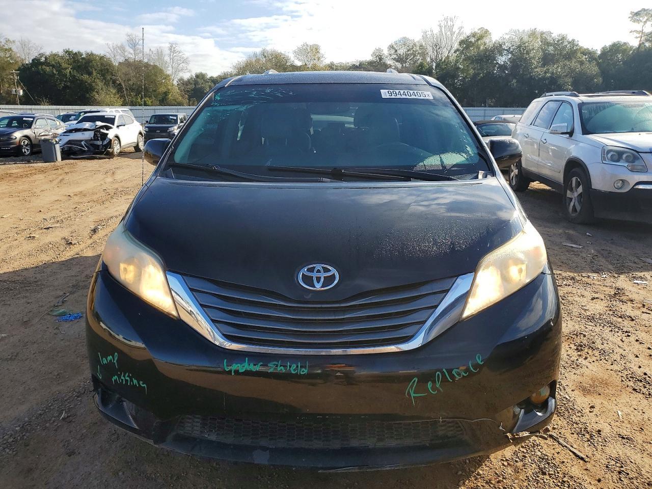2013 Toyota Sienna Xle - Image 5