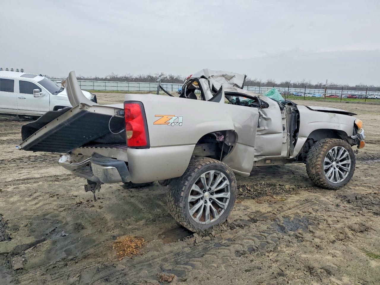 2006 GMC New Sierra K1500 - Фото 3