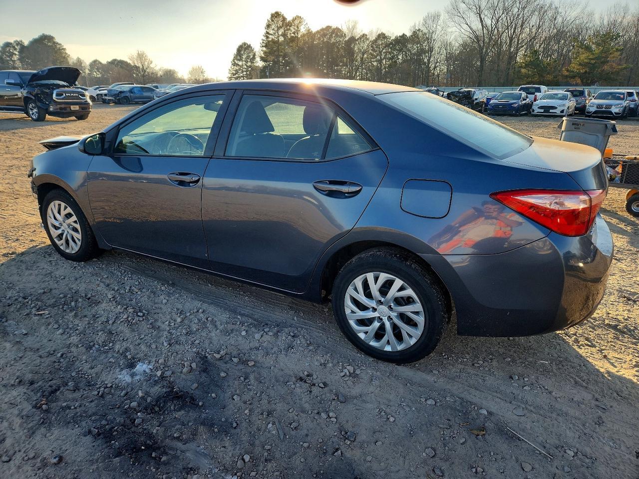 2018 Toyota Corolla L - Фото 2
