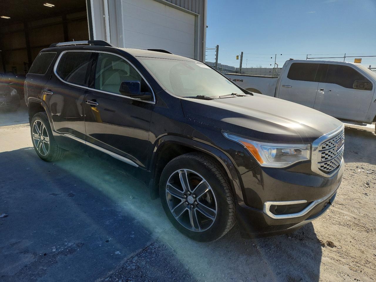 2018 GMC Acadia Denali - Image 4