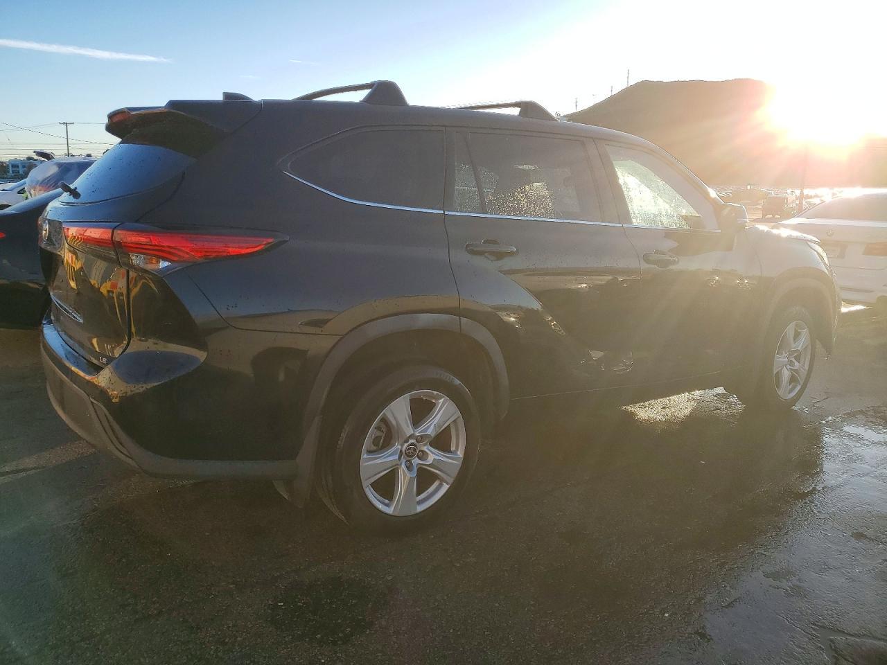 2021 Toyota Highlander L - Фото 3