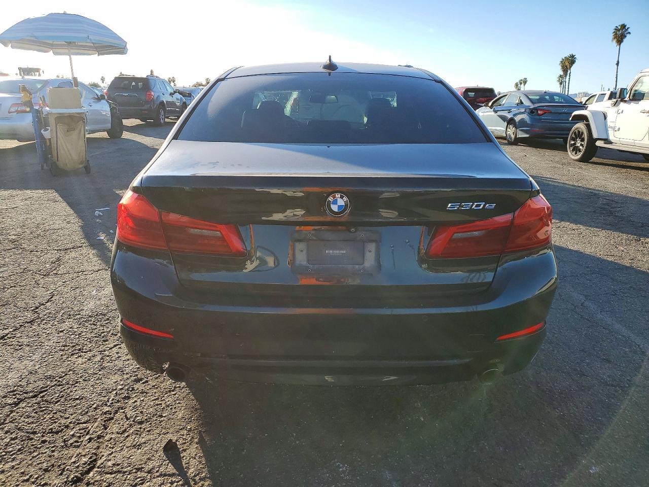 2019 BMW 530E - Фото 6