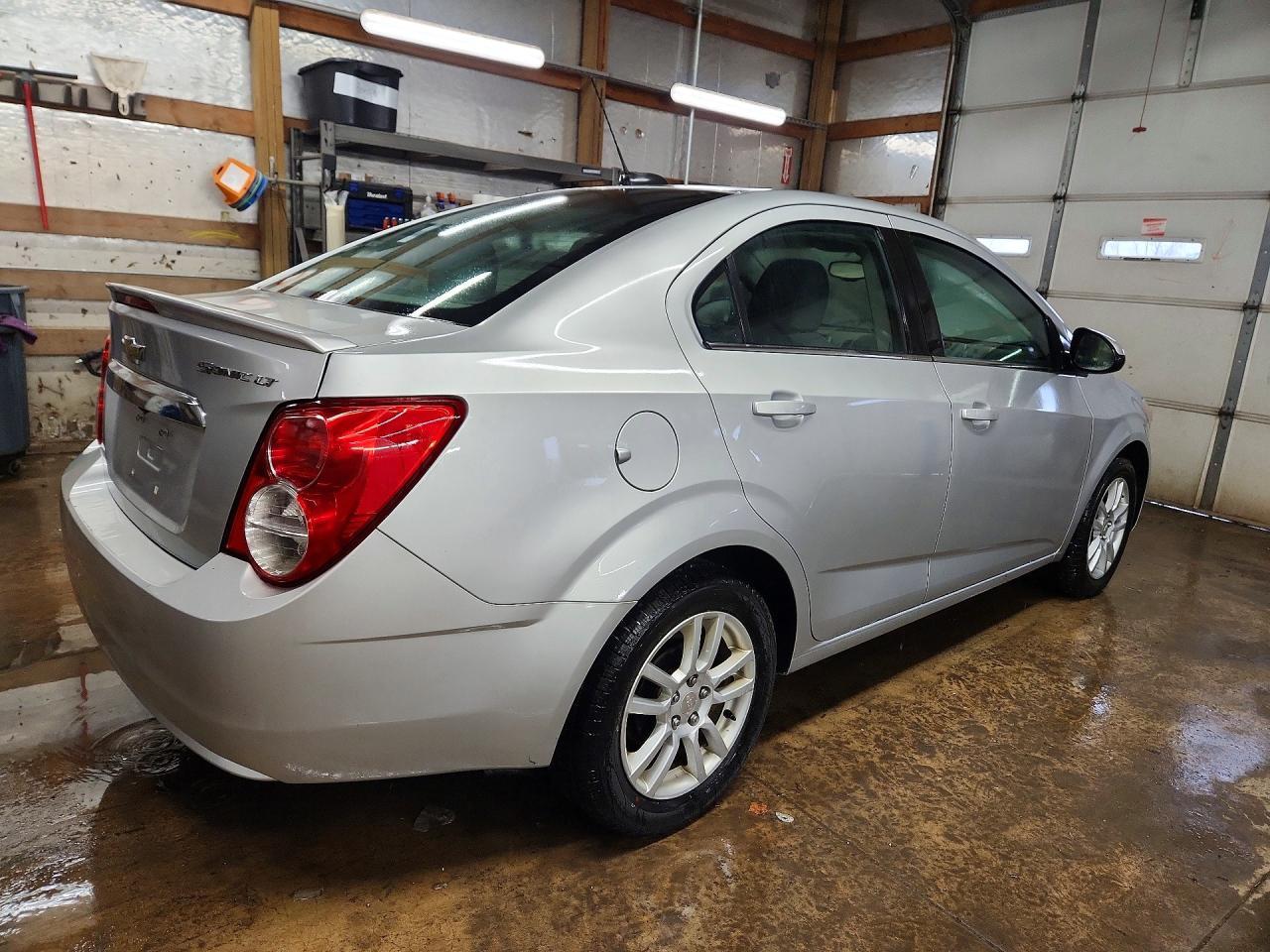 2015 Chevrolet Sonic Lt - Фото 3