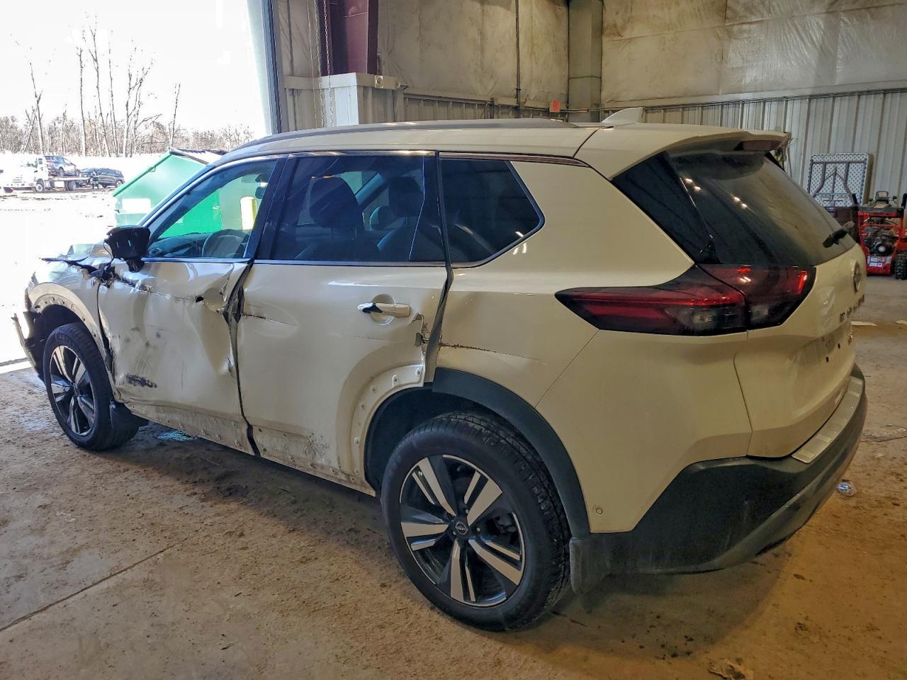 2023 Nissan Rogue Sl - Image 2