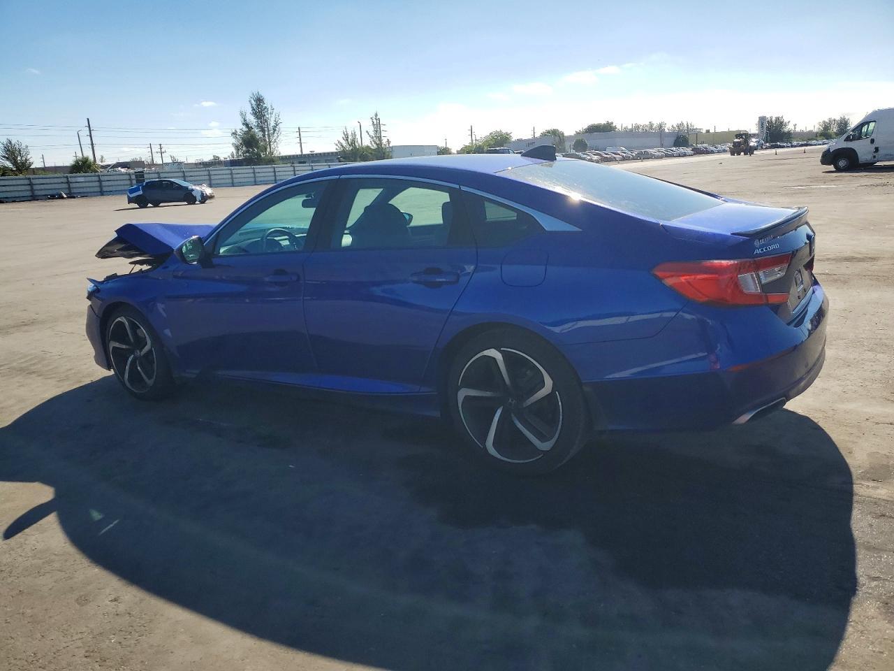 2022 Honda Accord Sport - Фото 2
