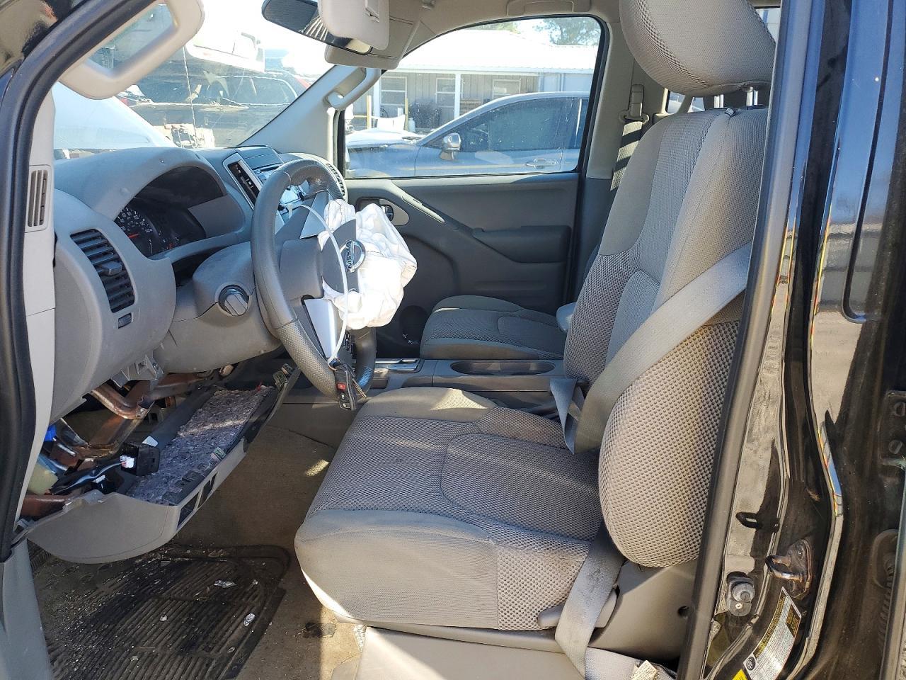 2015 Nissan Frontier S - Image 7