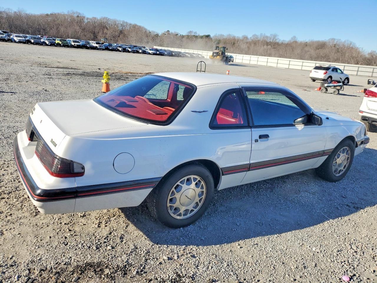 1988 Ford Thunderbird - Image 3