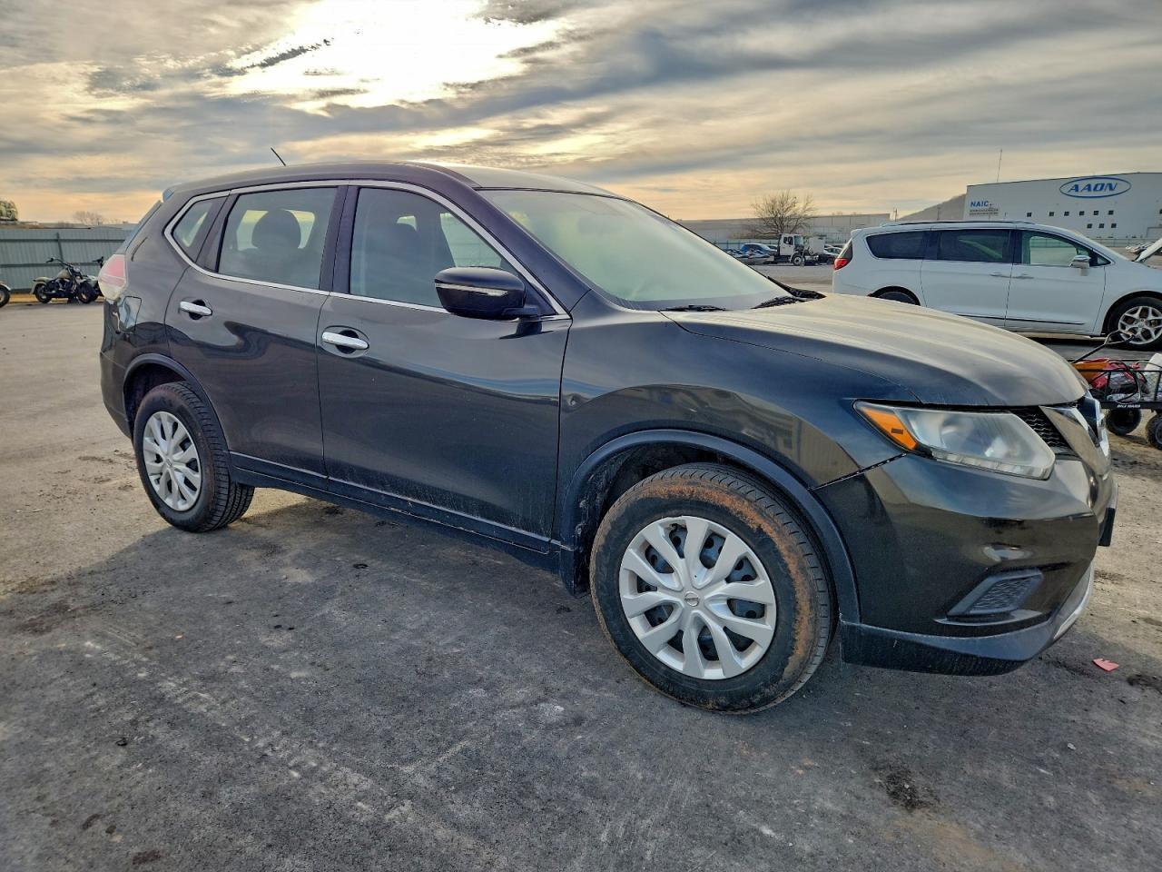 2015 Nissan Rogue S - Фото 4