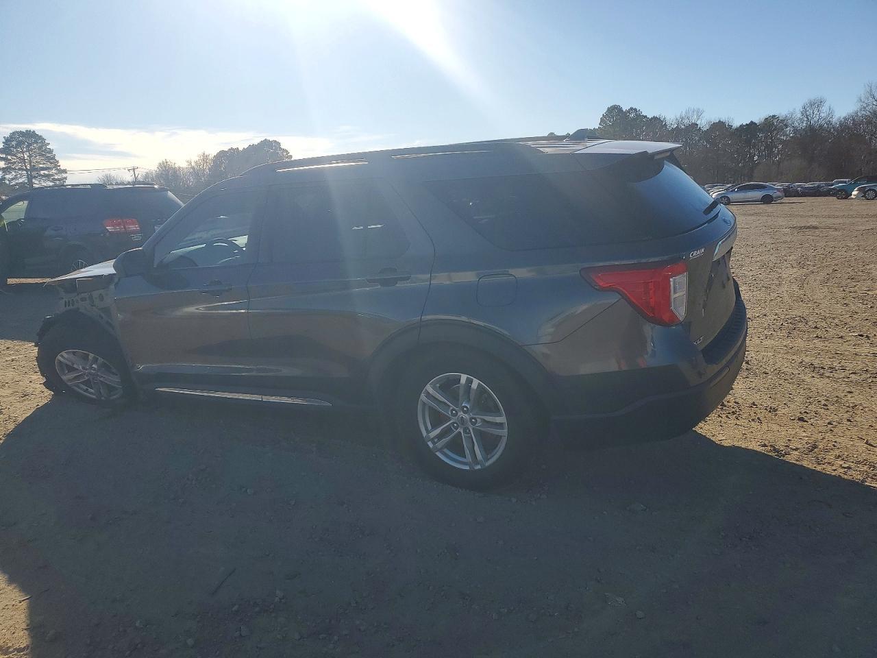 2020 Ford Explorer Xlt - Image 2