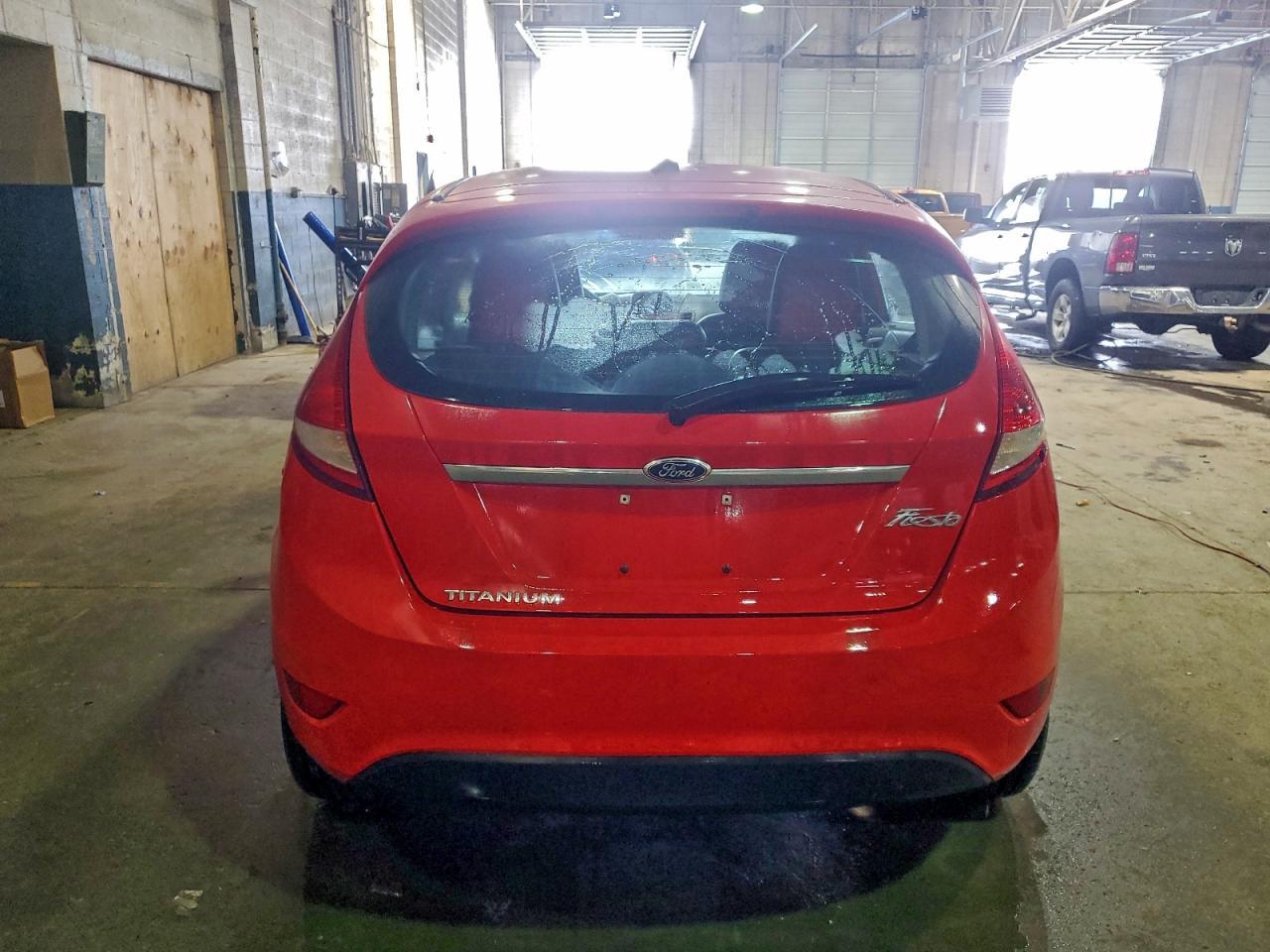 2013 Ford Fiesta Titanium - Фото 6