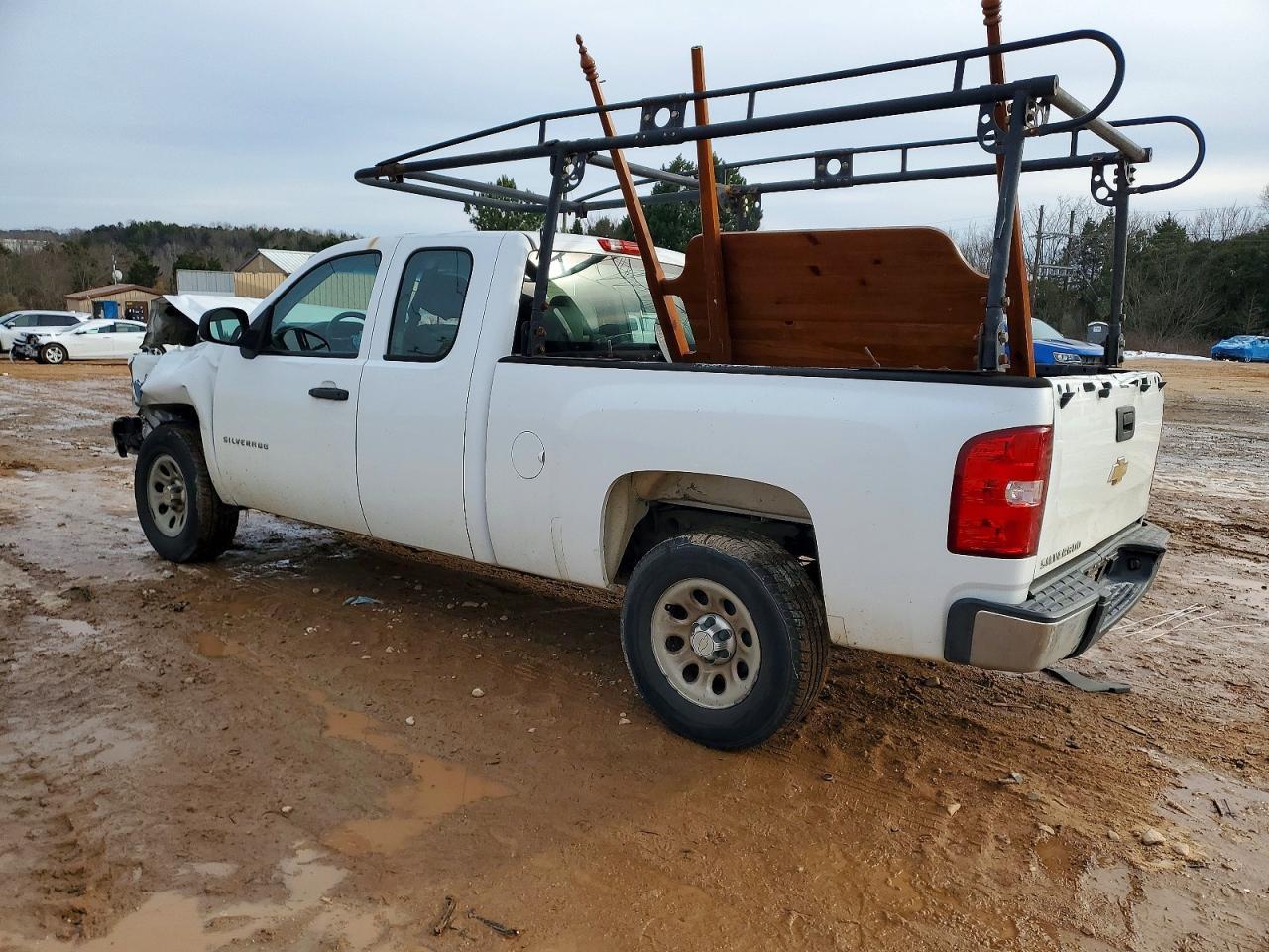 2011 Chevrolet Silverado C1500 - Image 2